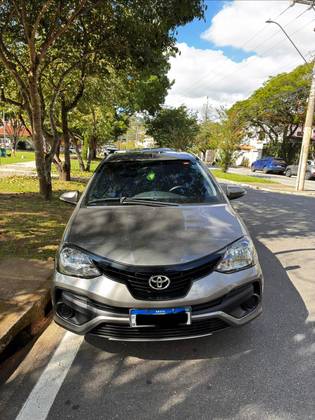 TOYOTA ETIOS 1.5 X PLUS 16V FLEX 4P AUTOMÁTICO